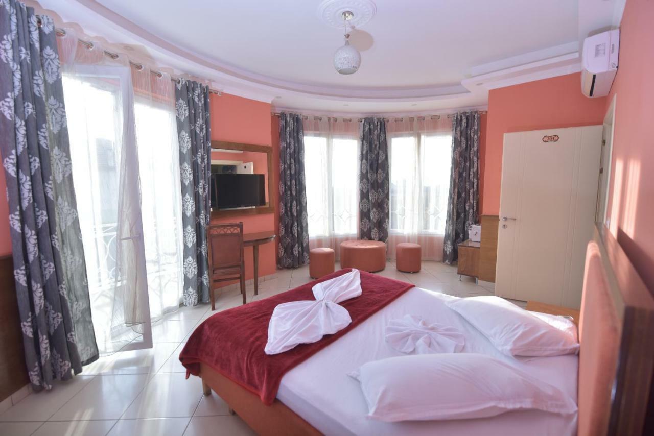 Hotel Emigranti Shkodër Exterior foto